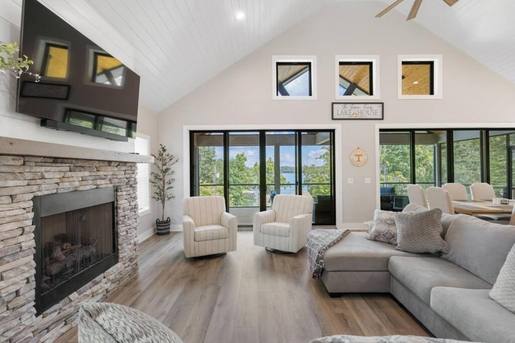 New Home, Dock, Kayaks, Game Room, Water Views Winchester Exteriér fotografie