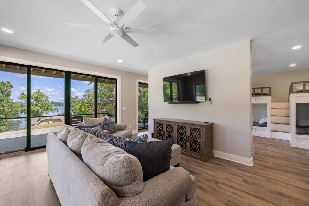 New Home, Dock, Kayaks, Game Room, Water Views Winchester Exteriér fotografie